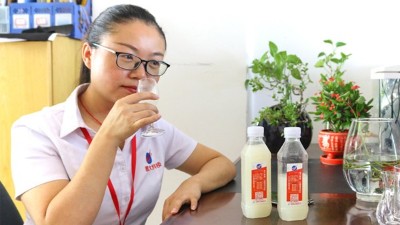 在雅大白酒蒸餾設備品酒師眼中，好酒一條線被稱為好酒的標準！