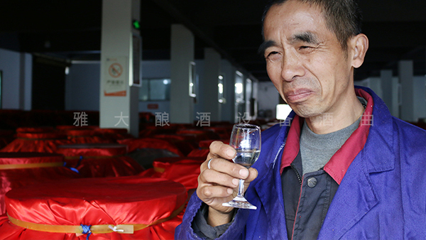 用小型燒酒設(shè)備釀的白酒上頭，揪出這一物還你健康美酒？