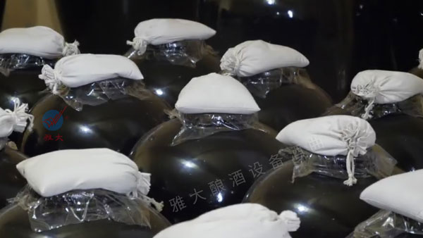 喝過純糧釀酒設(shè)備釀造的農(nóng)家土酒，才知道什么叫真正的中國酒
