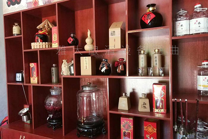 5-曾氏酒業(yè)-1套純糧釀酒設(shè)備，200平米舊廠房+3個(gè)臨街鋪面，輕松開酒廠3