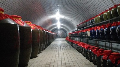 用白酒生產(chǎn)設(shè)備做窖藏酒，怎樣儲存才能保證不“跑酒”？