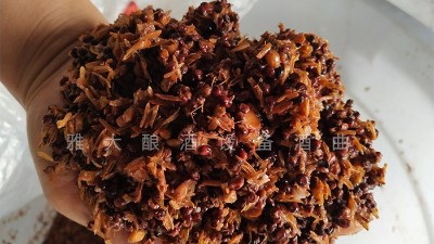 用白酒蒸餾設備做固態(tài)酒升溫猛？只需發(fā)酵時加上它。