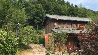 1套釀酒機器開“酒館”，一肉一串配點酒，回味無窮